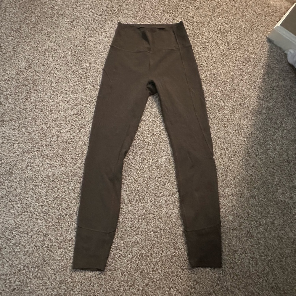 Lululemon Women’s Leggings size 4. 25”